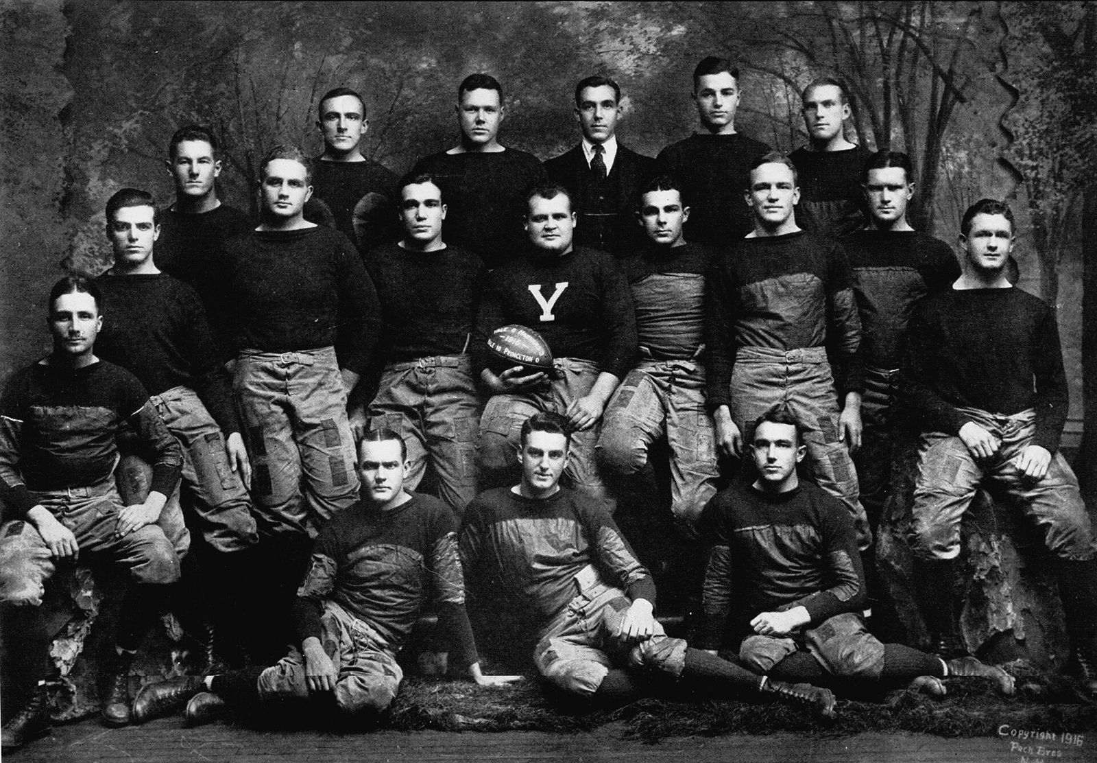 Yale, 1916